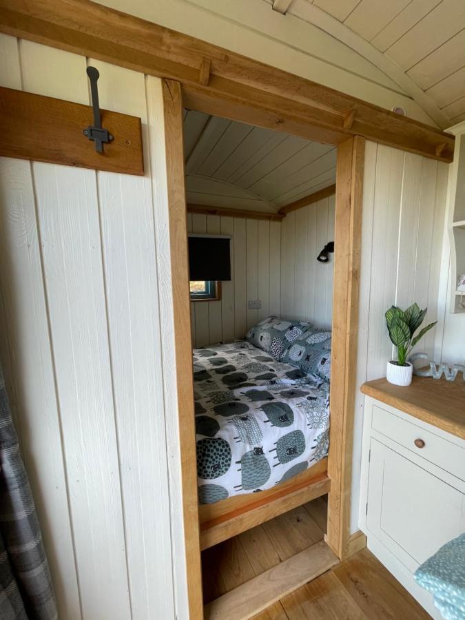 The Shepards Hut Lejlighed Llwyn-Dafydd Eksteriør billede